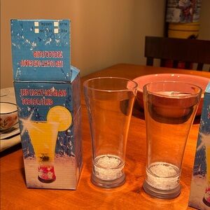 LED lighting in 7 inch plastic glass. Cute for summer party Set of 2 Perfect